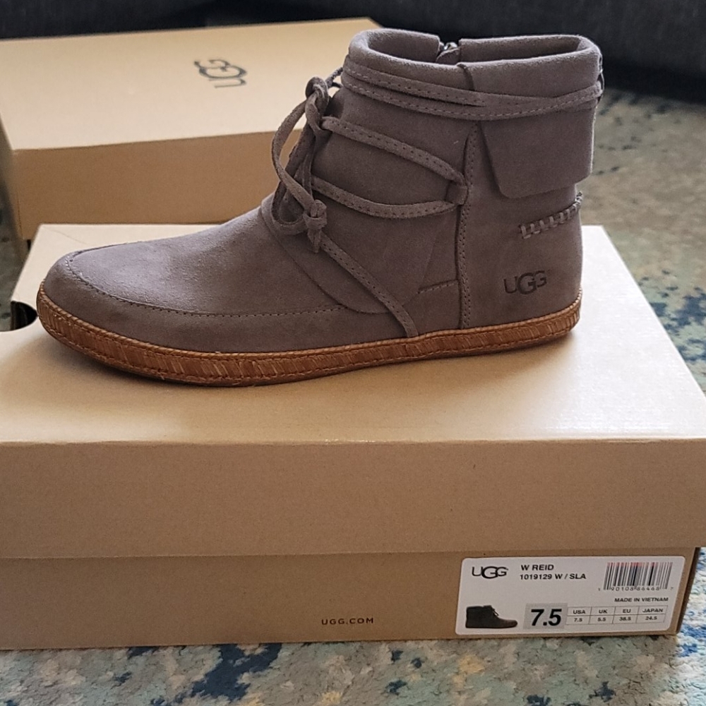 Ugg ankle bootie